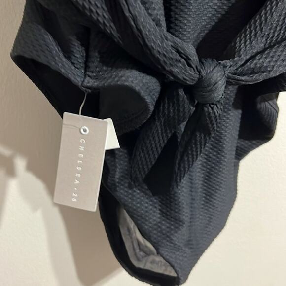 Chelsea28 Black Textured Belted One Piece Swimsuit Size Large - Picture 5 of 6